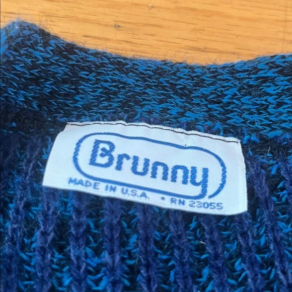 VNTG Brunny Buttoned Vest - Picture 2 of 6